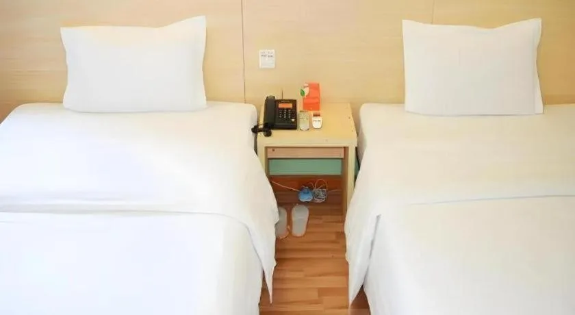Bed in 7 Days Inn Changsha Pedestrian Street Nanmenkou Metro Station