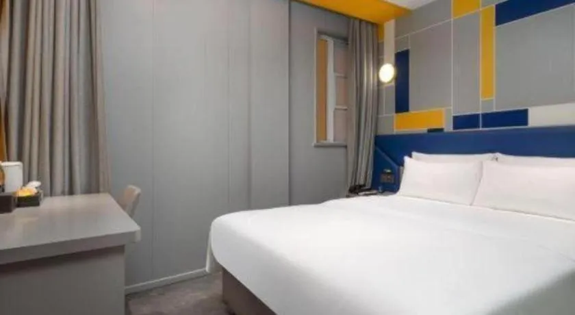 Bed in 7 Days Inn Changsha Pedestrian Street Nanmenkou Metro Station