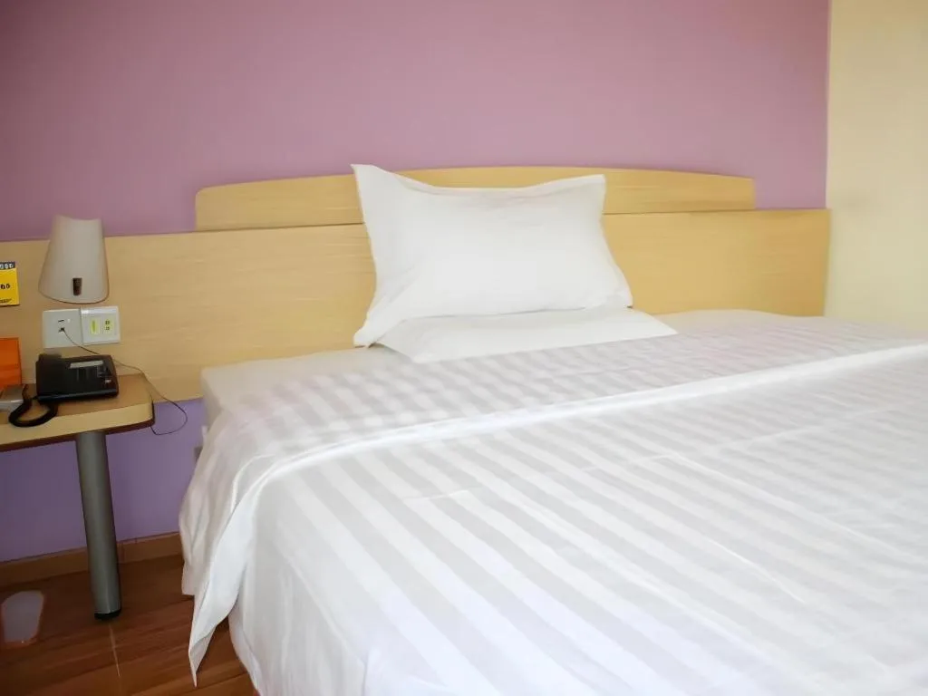 Bed in 7 Days Inn Changsha Pedestrian Street Nanmenkou Metro Station