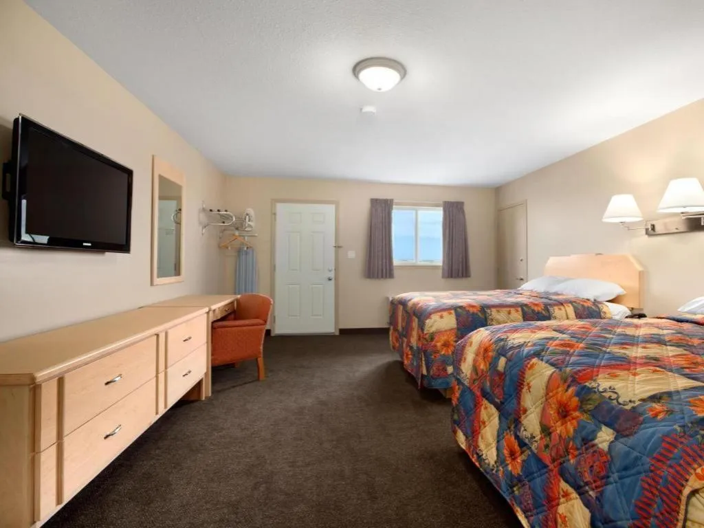 Bed in Thriftlodge Moose Jaw