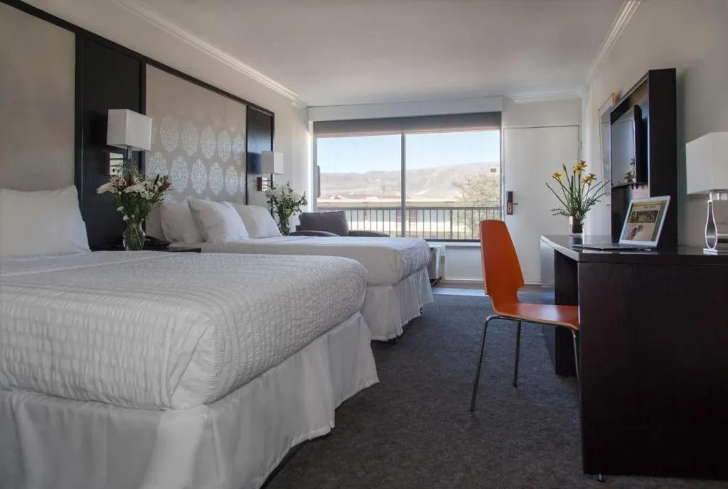 Bed in Park Pointe Hotel