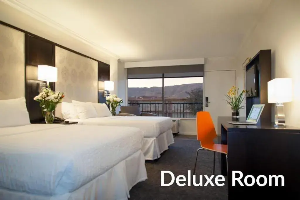 Bed in Park Pointe Hotel Bed in Park Pointe Hotel