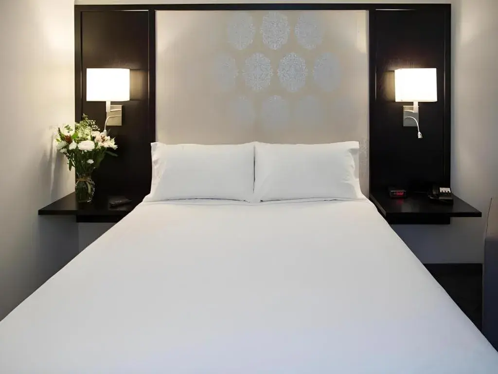 Bed in Park Pointe Hotel Bed in Park Pointe Hotel