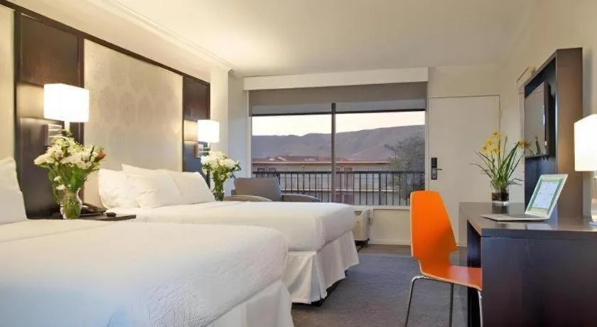 Bed in Park Pointe Hotel