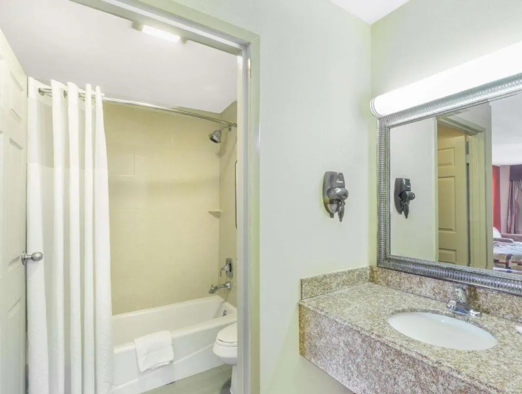 Days Inn by Wyndham Rayville