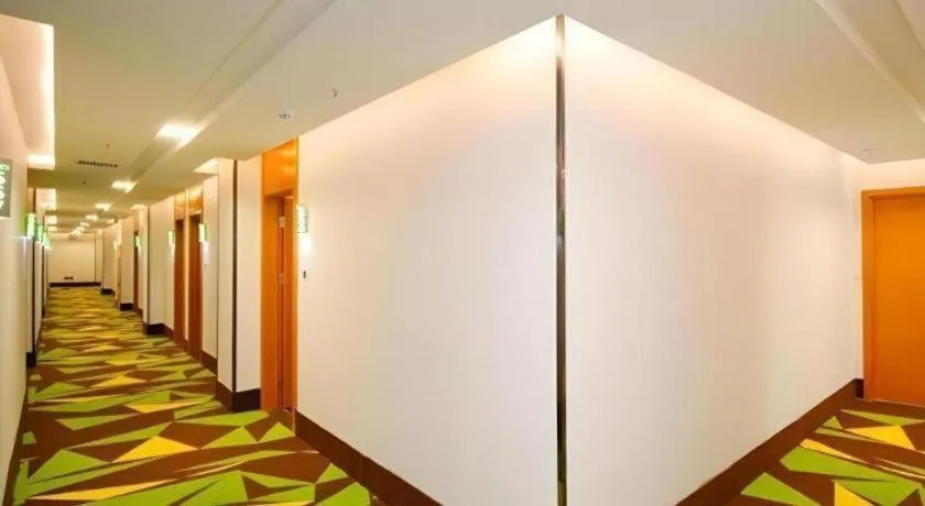 Vatica HeFei Baishuiba BHG Hotel