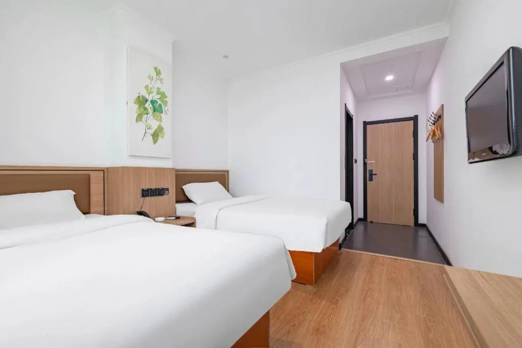 Bed in GreenTree Inn Chaoyang Shuangta District Bus Station