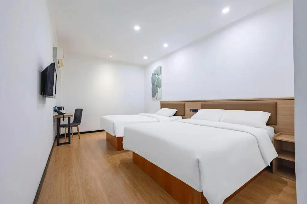 Bed in GreenTree Inn Chaoyang Shuangta District Bus Station