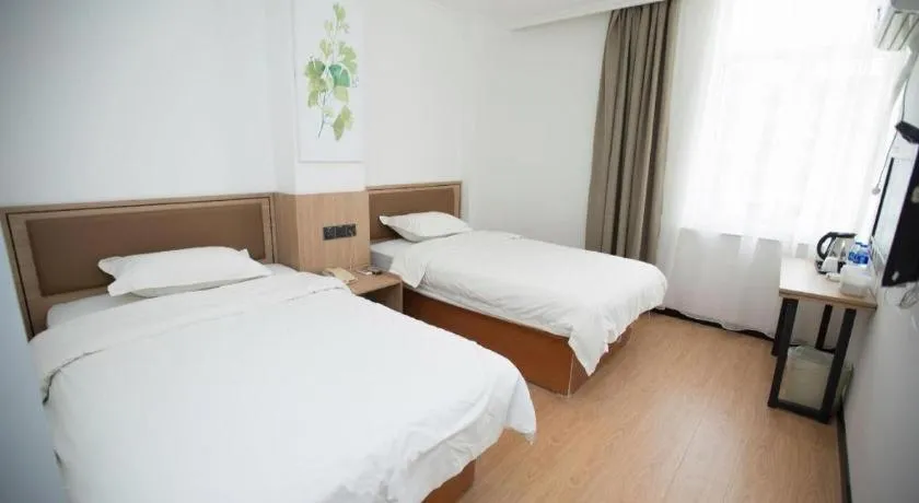 Bed in GreenTree Inn Chaoyang Shuangta District Bus Station