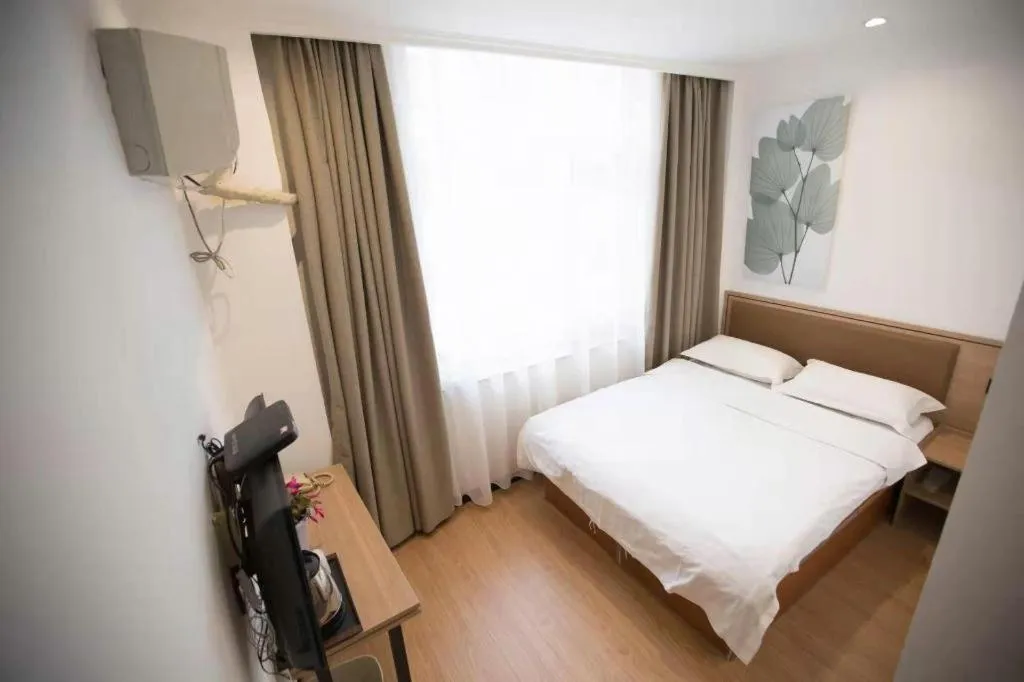 Bed in GreenTree Inn Chaoyang Shuangta District Bus Station