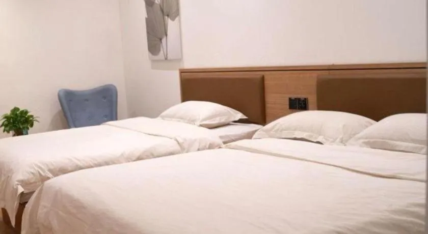 Bed in GreenTree Inn Chaoyang Shuangta District Bus Station