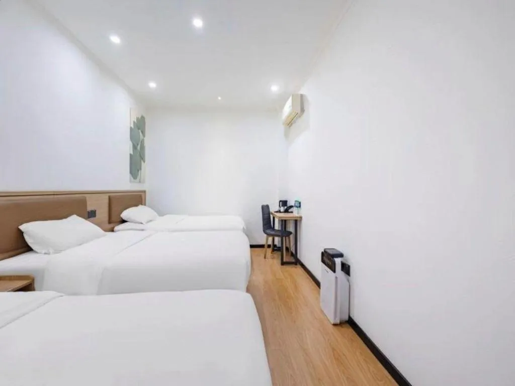 Bed in GreenTree Inn Chaoyang Shuangta District Bus Station