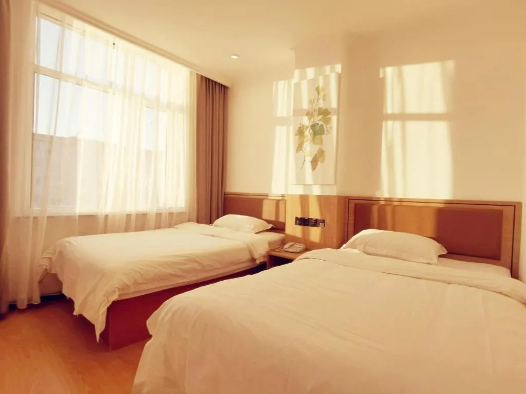 Bed in GreenTree Inn Chaoyang Shuangta District Bus Station