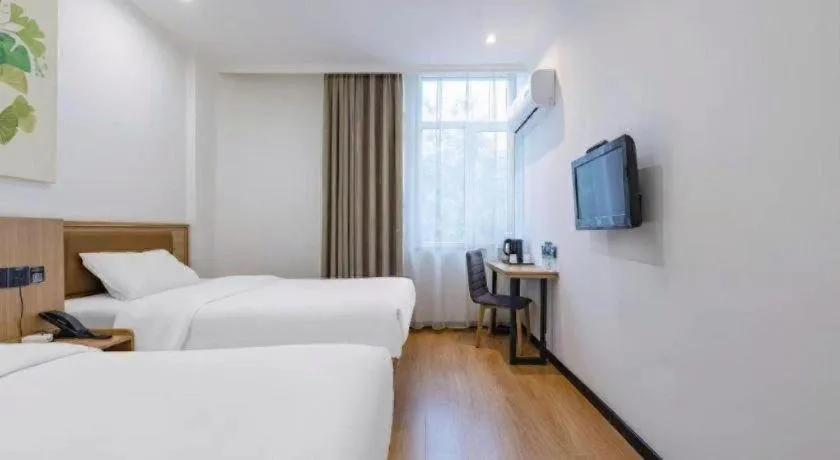 Bed in GreenTree Inn Chaoyang Shuangta District Bus Station