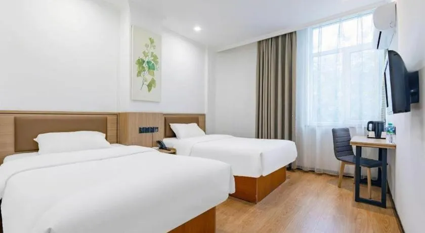 Bed in GreenTree Inn Chaoyang Shuangta District Bus Station