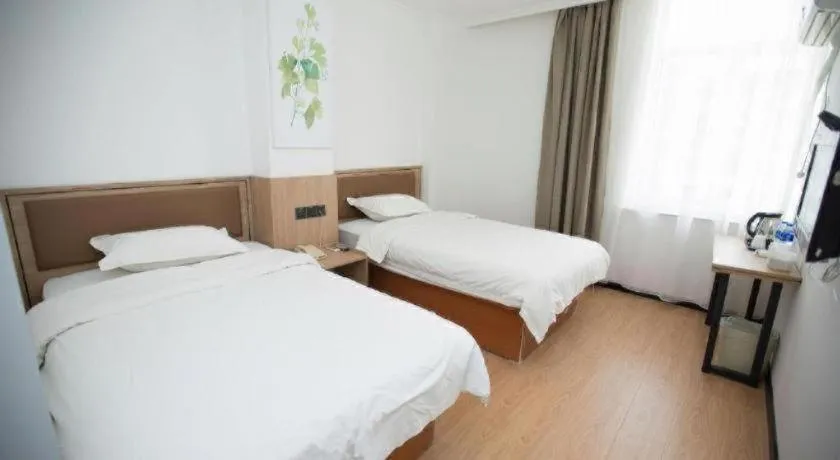 Bed in GreenTree Inn Chaoyang Shuangta District Bus Station