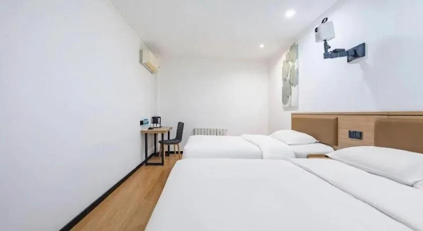 Bed in GreenTree Inn Chaoyang Shuangta District Bus Station