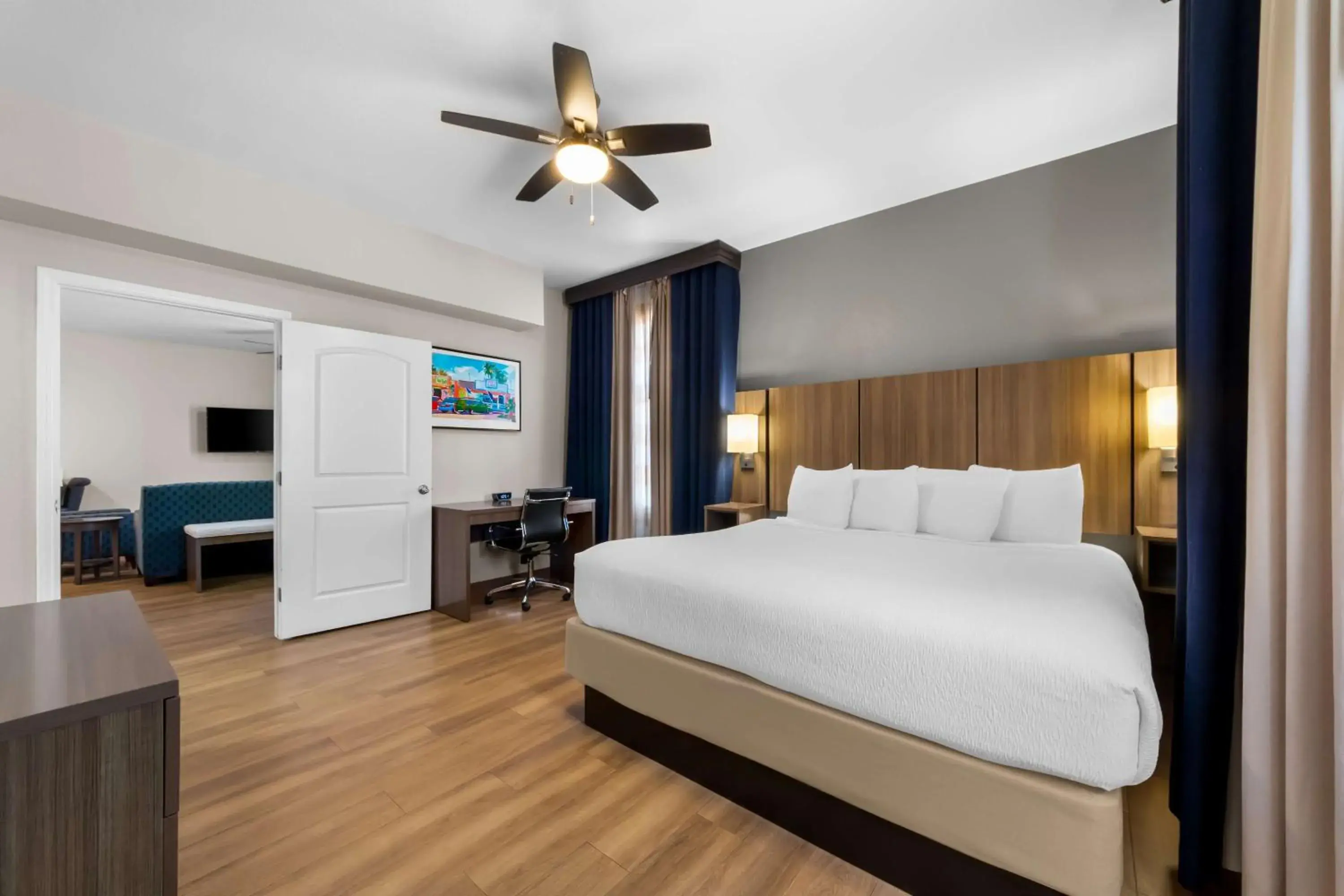 Photo of the whole room, Bed in Best Western Port Aransas Photo of the whole room, Bed in Best Western Port Aransas