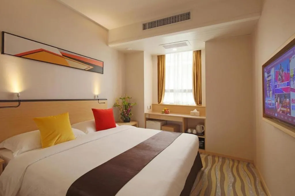 Bed in Cozy Hotel Xiamen
