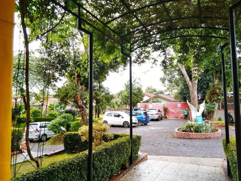 TAMAN SARI HOTEL DAN RESORT TAMAN SARI HOTEL DAN RESORT