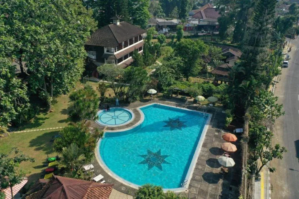 TAMAN SARI HOTEL DAN RESORT
