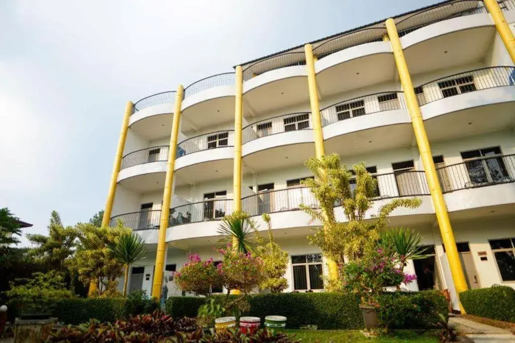 TAMAN SARI HOTEL DAN RESORT TAMAN SARI HOTEL DAN RESORT