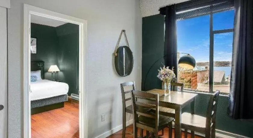 Bed in The Oxford Seattle-Downtown