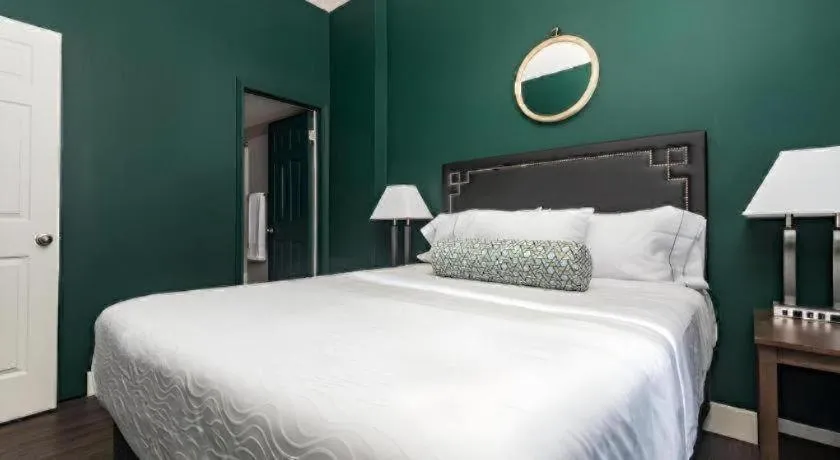 Bed in The Oxford Seattle-Downtown