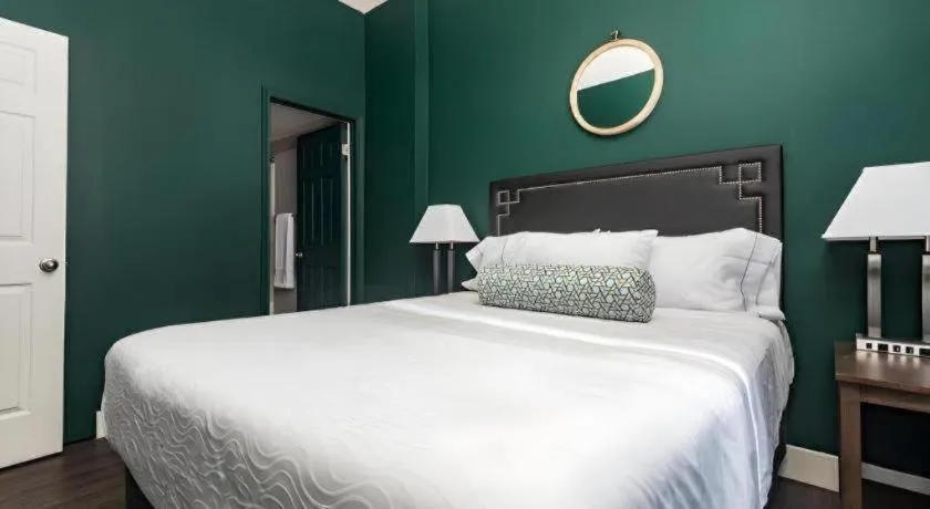 Bed in The Oxford Seattle-Downtown