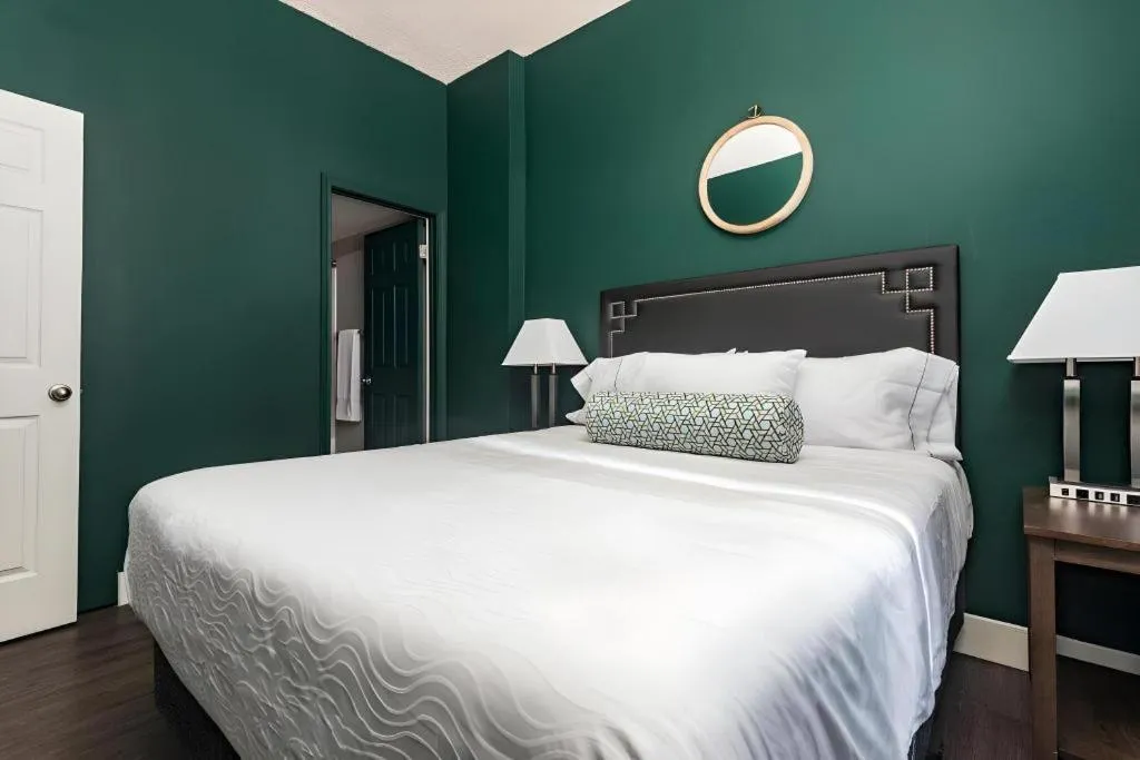 Bed in The Oxford Seattle-Downtown