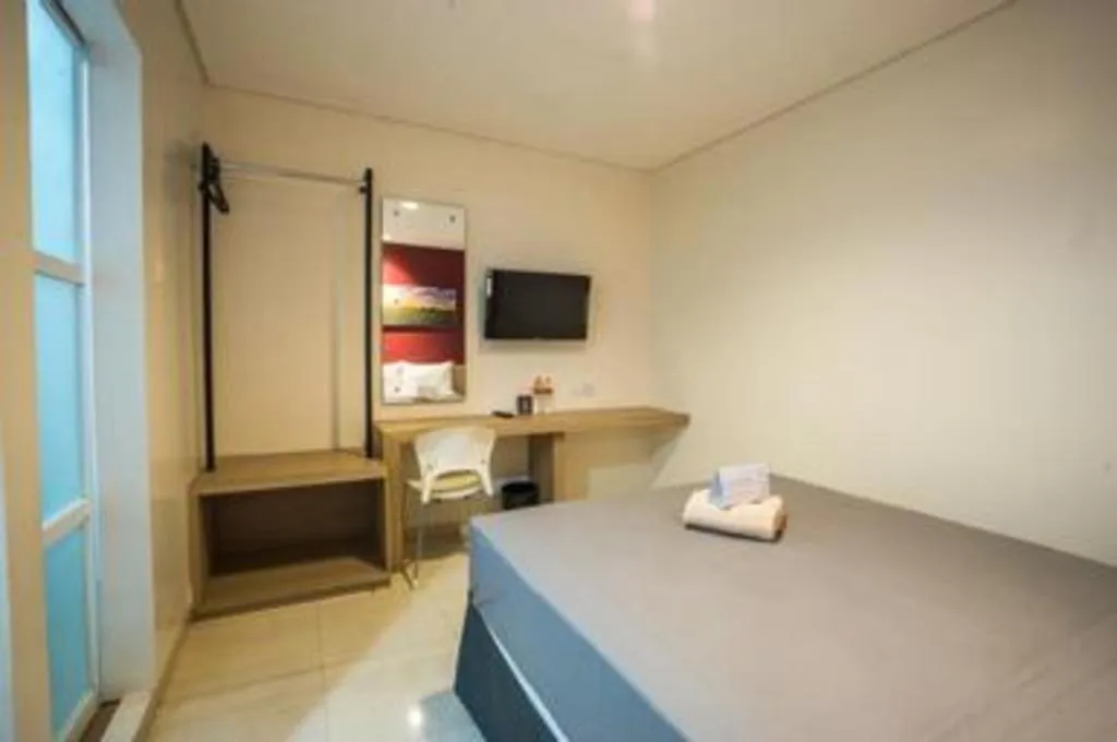 Bed in Life Puri Hotel Surabaya