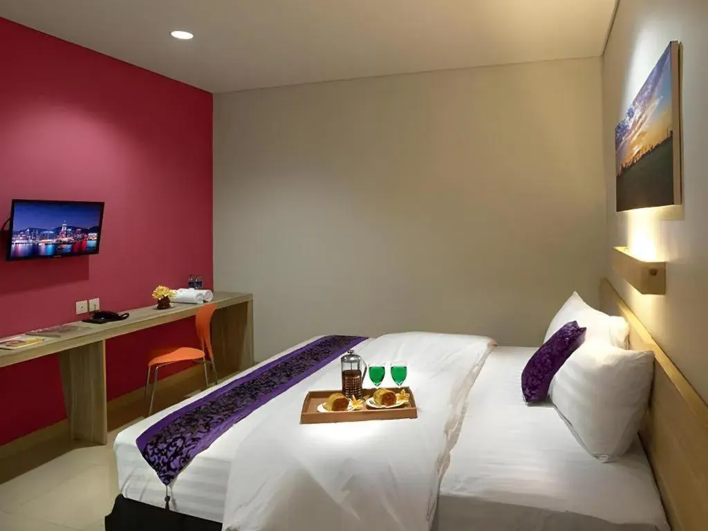 Bed in Life Puri Hotel Surabaya Bed in Life Puri Hotel Surabaya
