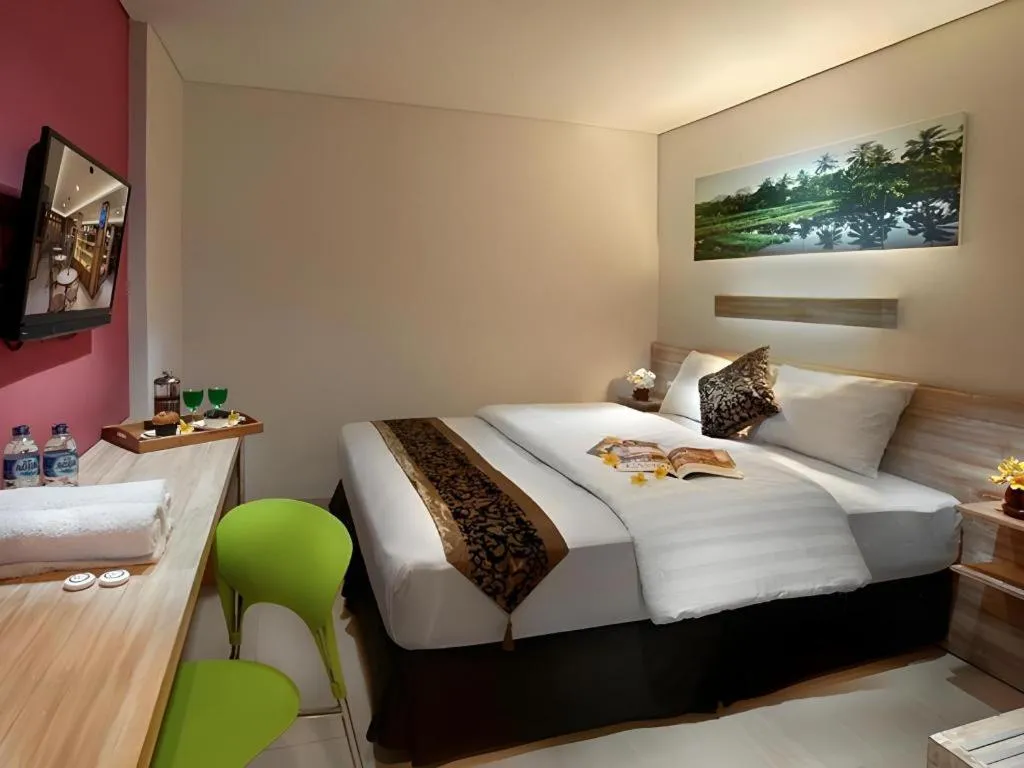 Bed in Life Puri Hotel Surabaya