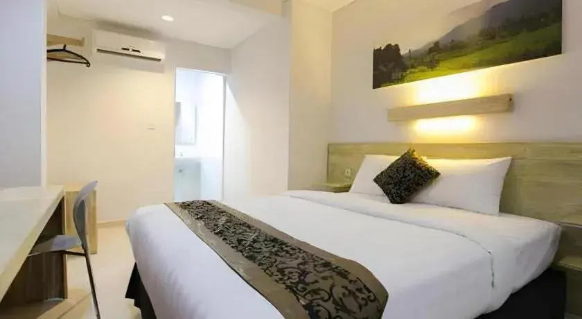 Bed in Life Puri Hotel Surabaya Bed in Life Puri Hotel Surabaya