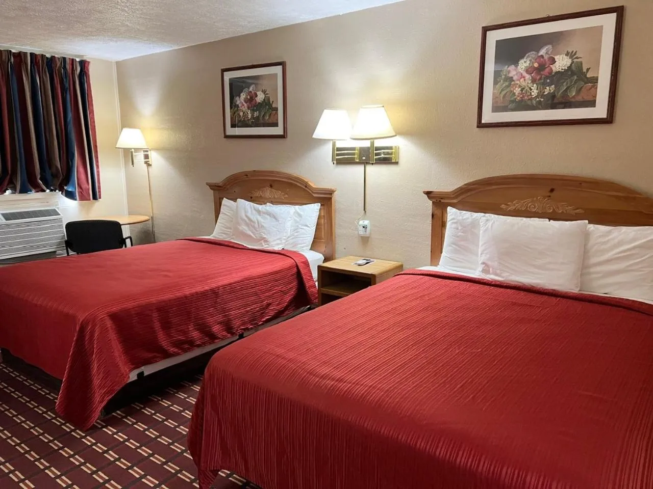 Bed in Economy Inn McCook