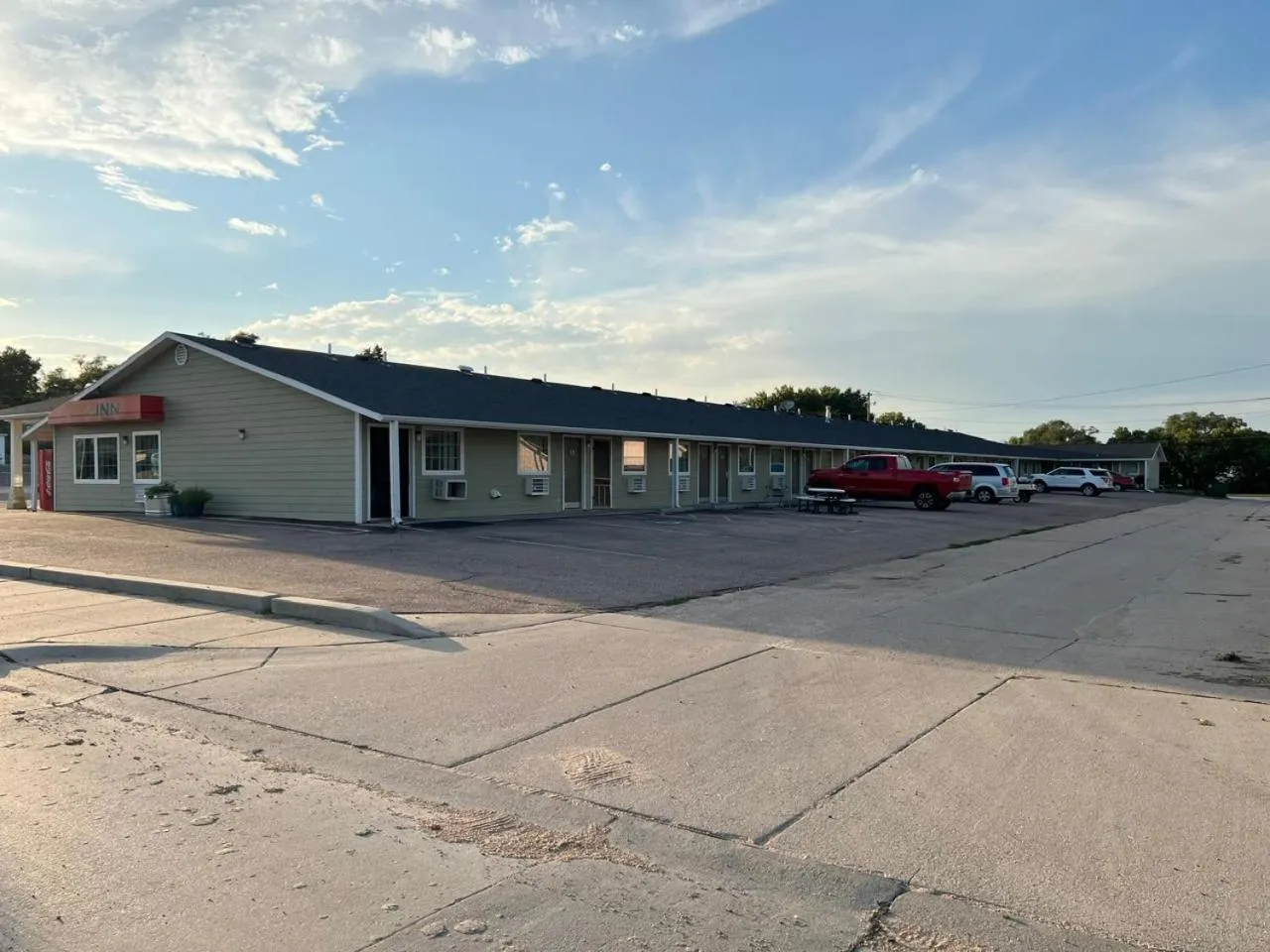 Economy Inn McCook