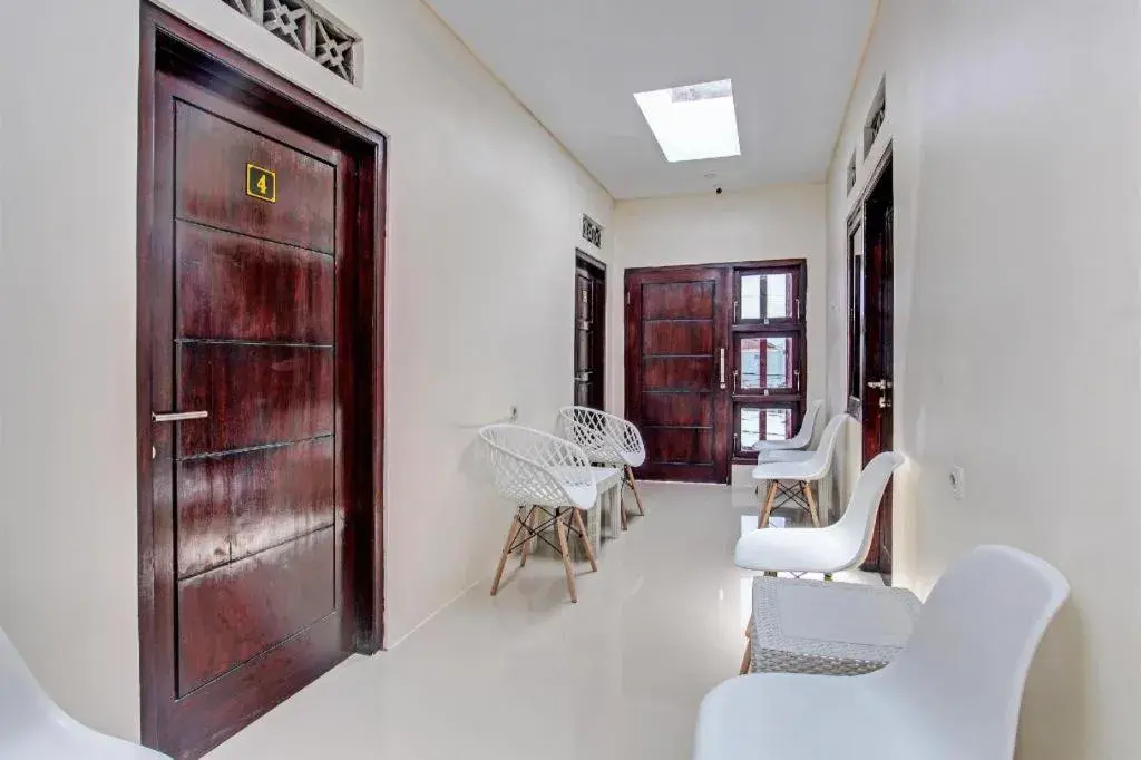 Super OYO 91816 Griya Putih Super OYO 91816 Griya Putih