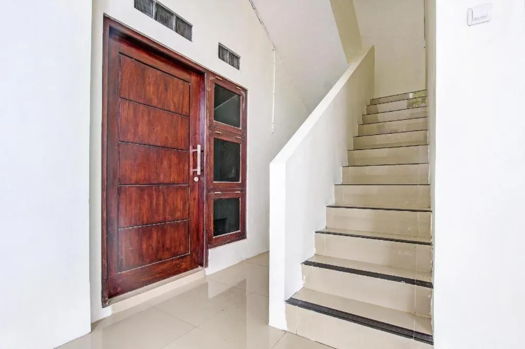 Super OYO 91816 Griya Putih