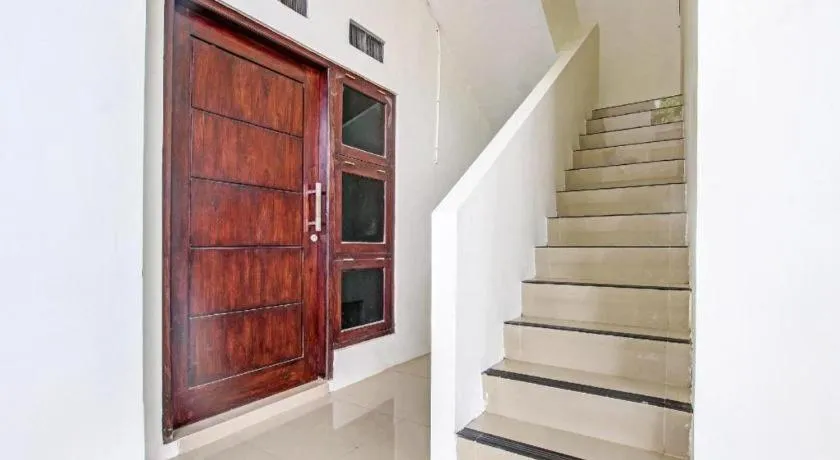 Super OYO 91816 Griya Putih