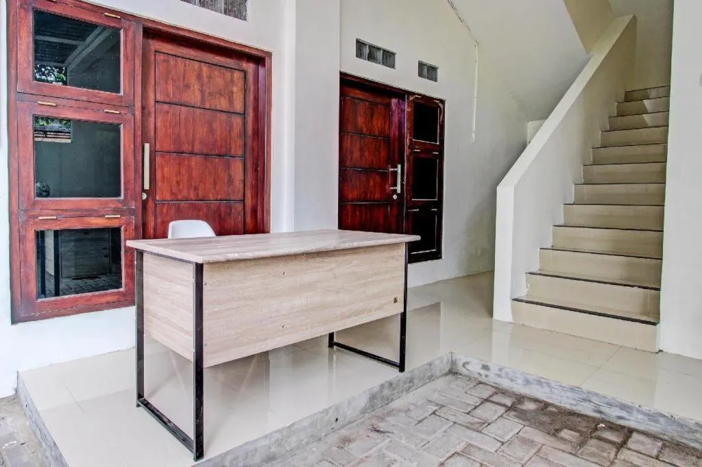 Super OYO 91816 Griya Putih