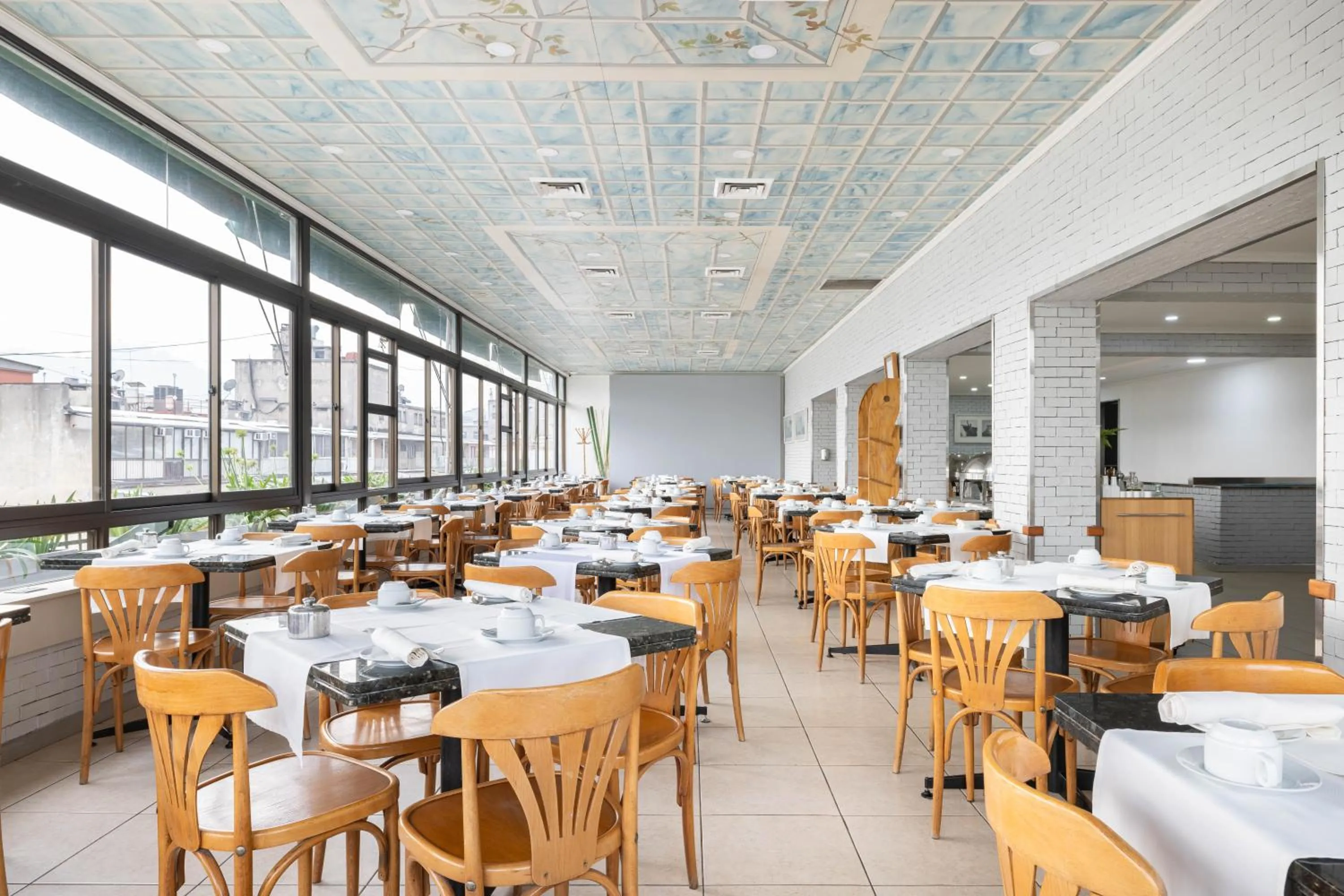 Restaurant/places to eat in Hotel Gran Palace