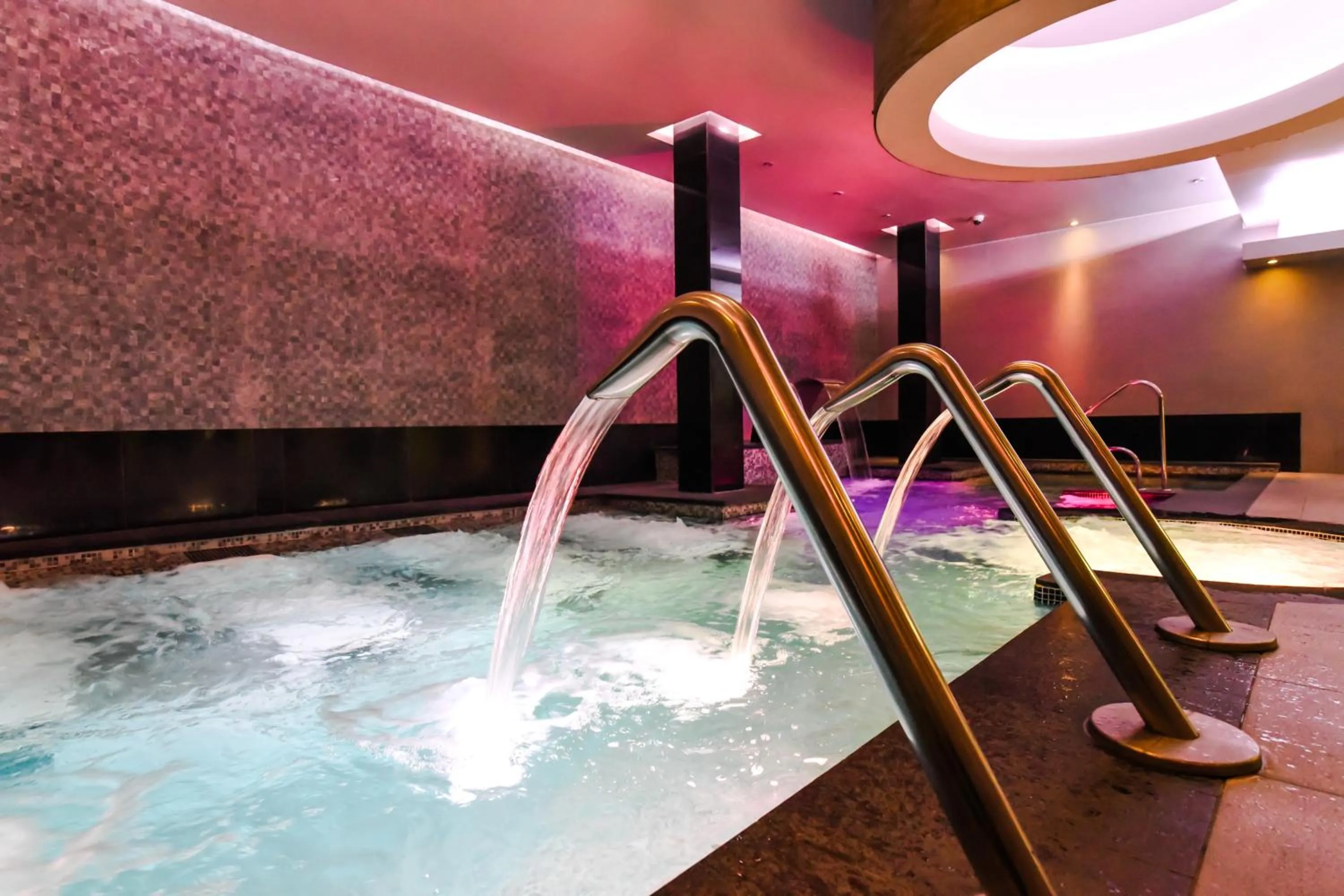 Swimming pool in Hotel Gran Palace