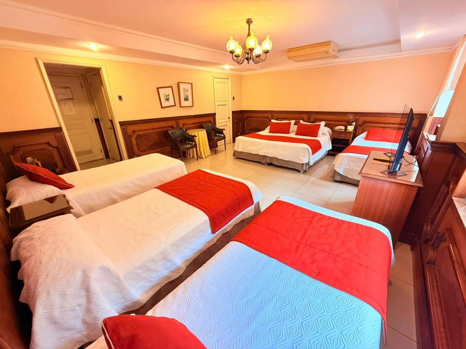 Bed in Hotel Gran Palace