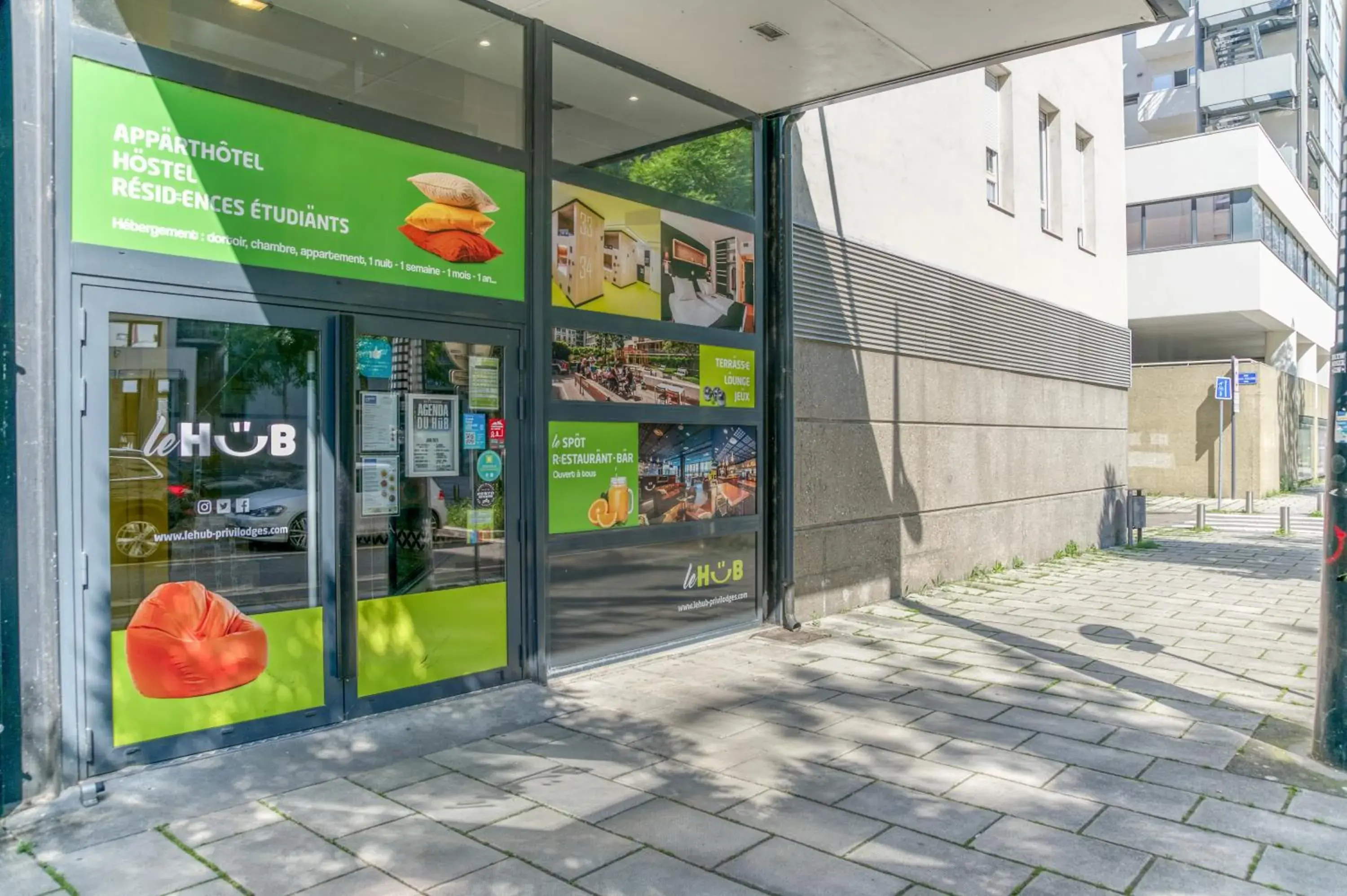 Property building in R'Apparts T2 Le New York Property building in R'Apparts T2 Le New York