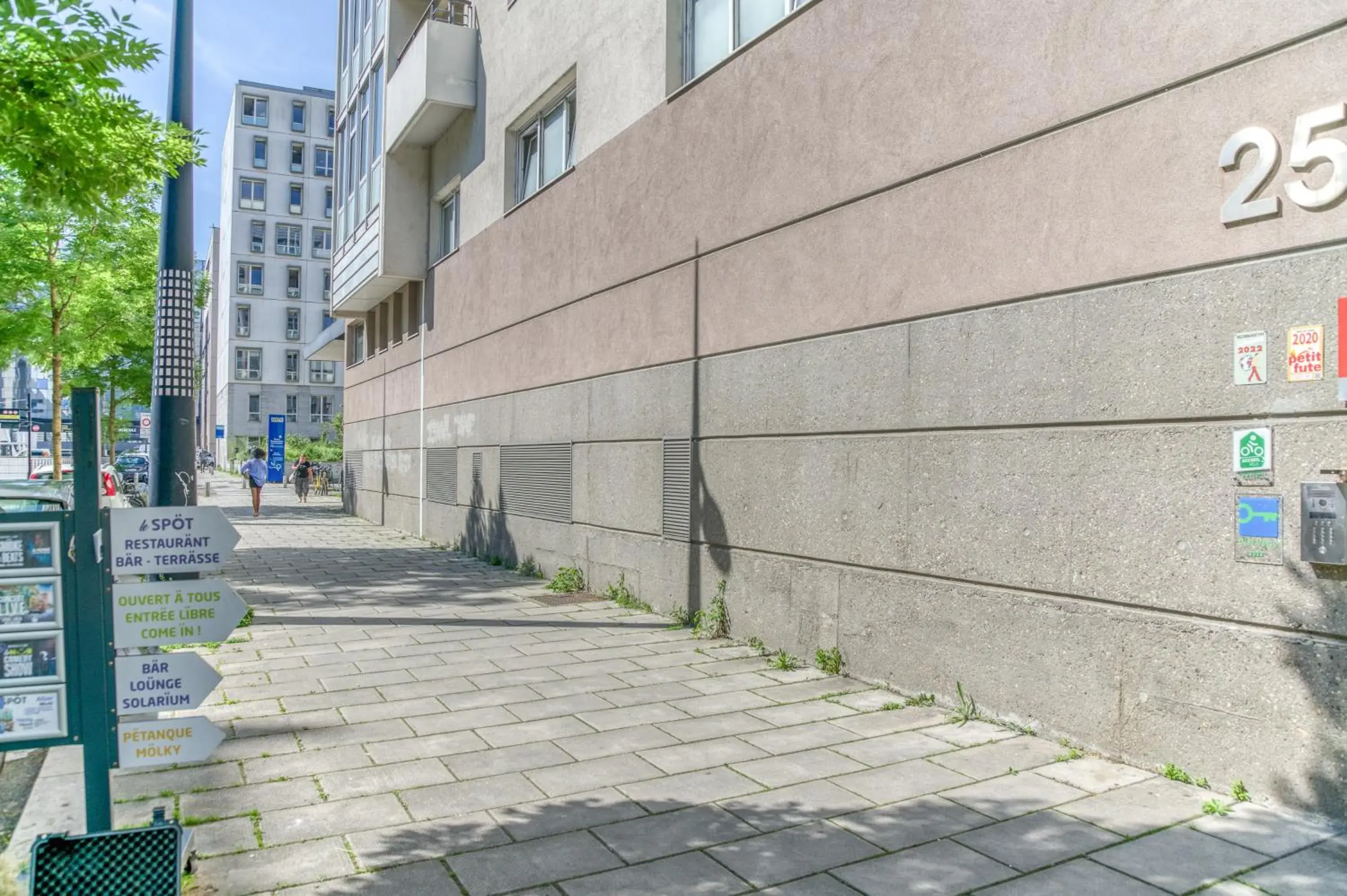 Property building in R'Apparts T2 Le New York Property building in R'Apparts T2 Le New York