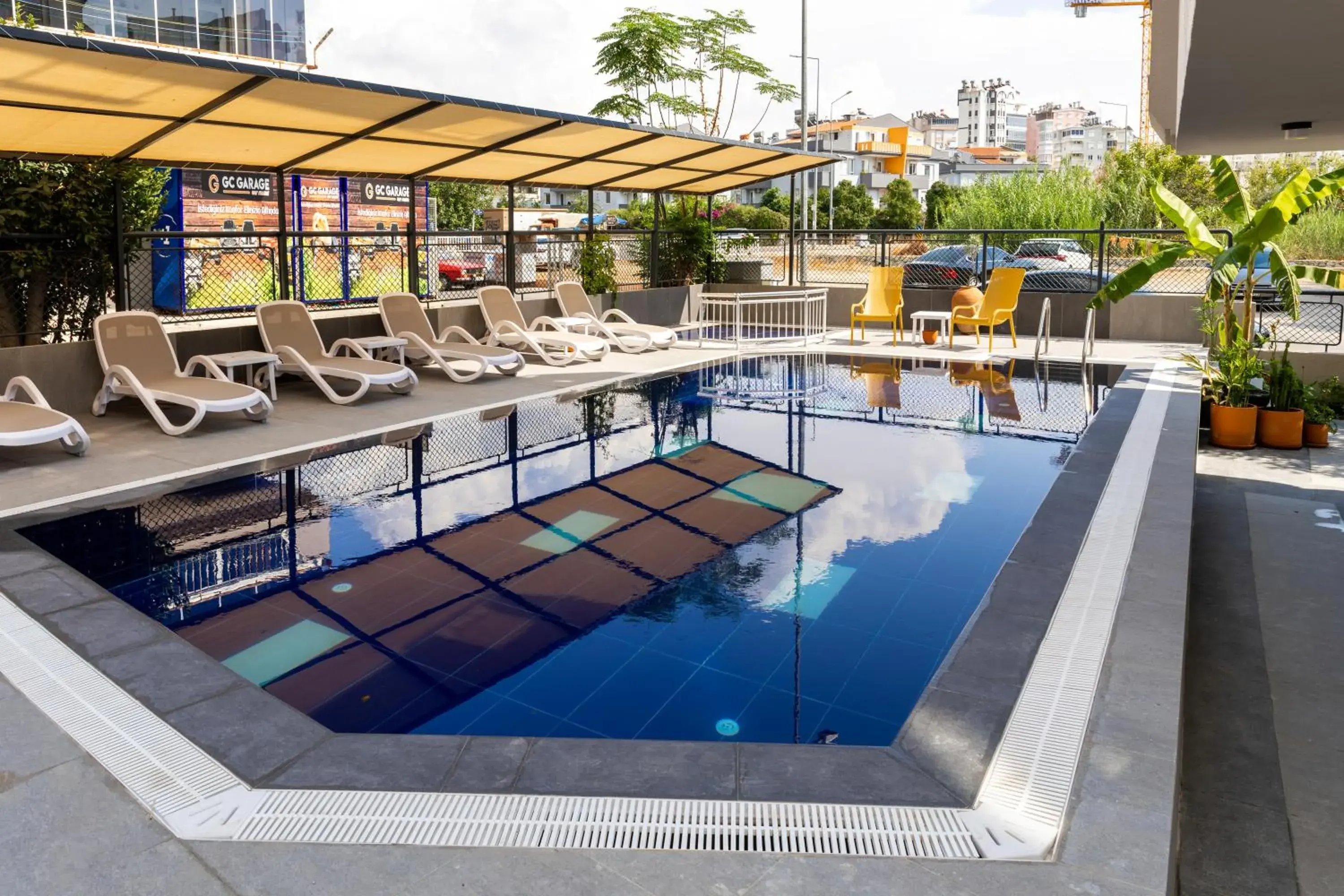 Pool view in 7inn Pool view in 7inn