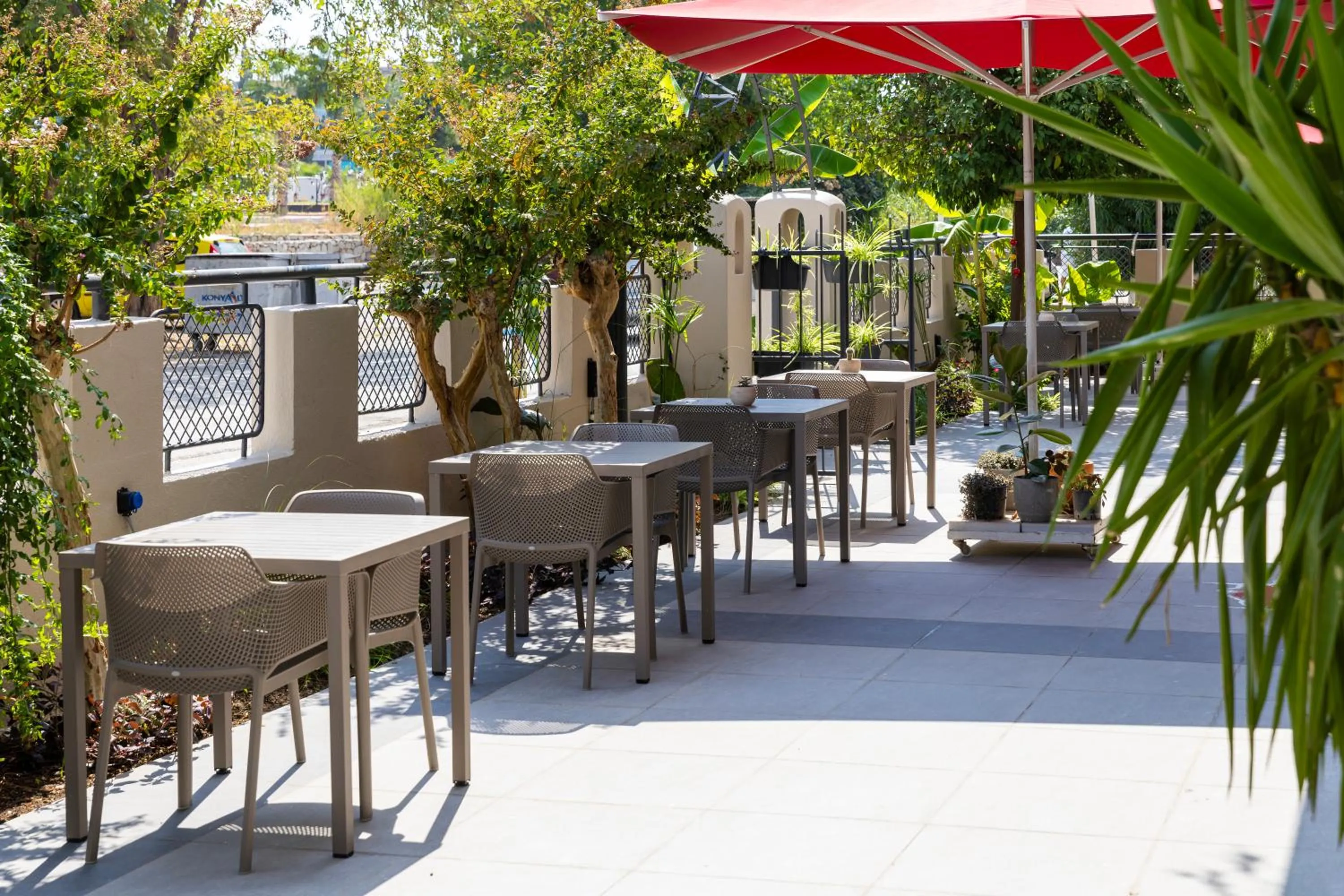 Restaurant/places to eat in 7inn