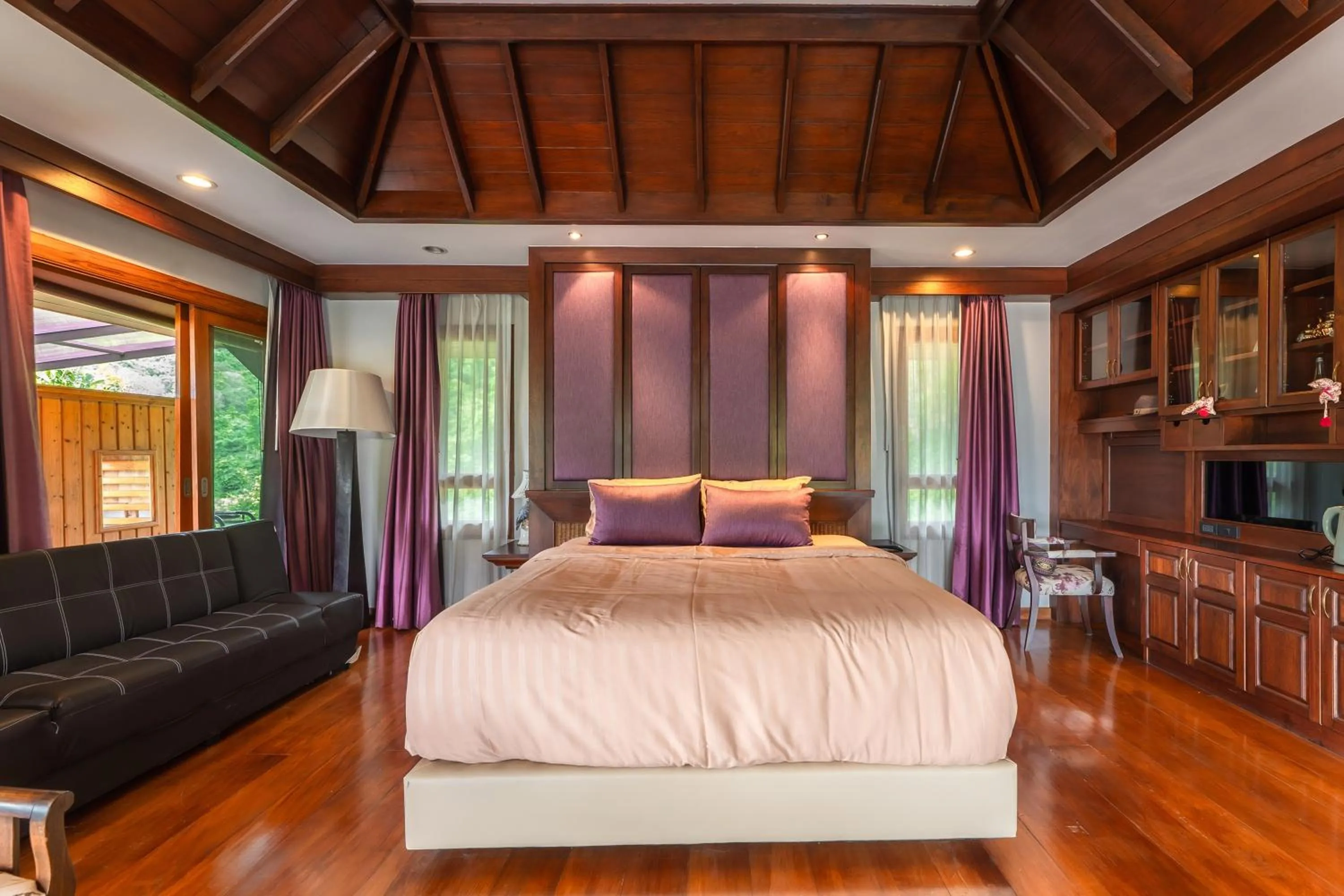 Bed in Guru Resort Chiang Mai