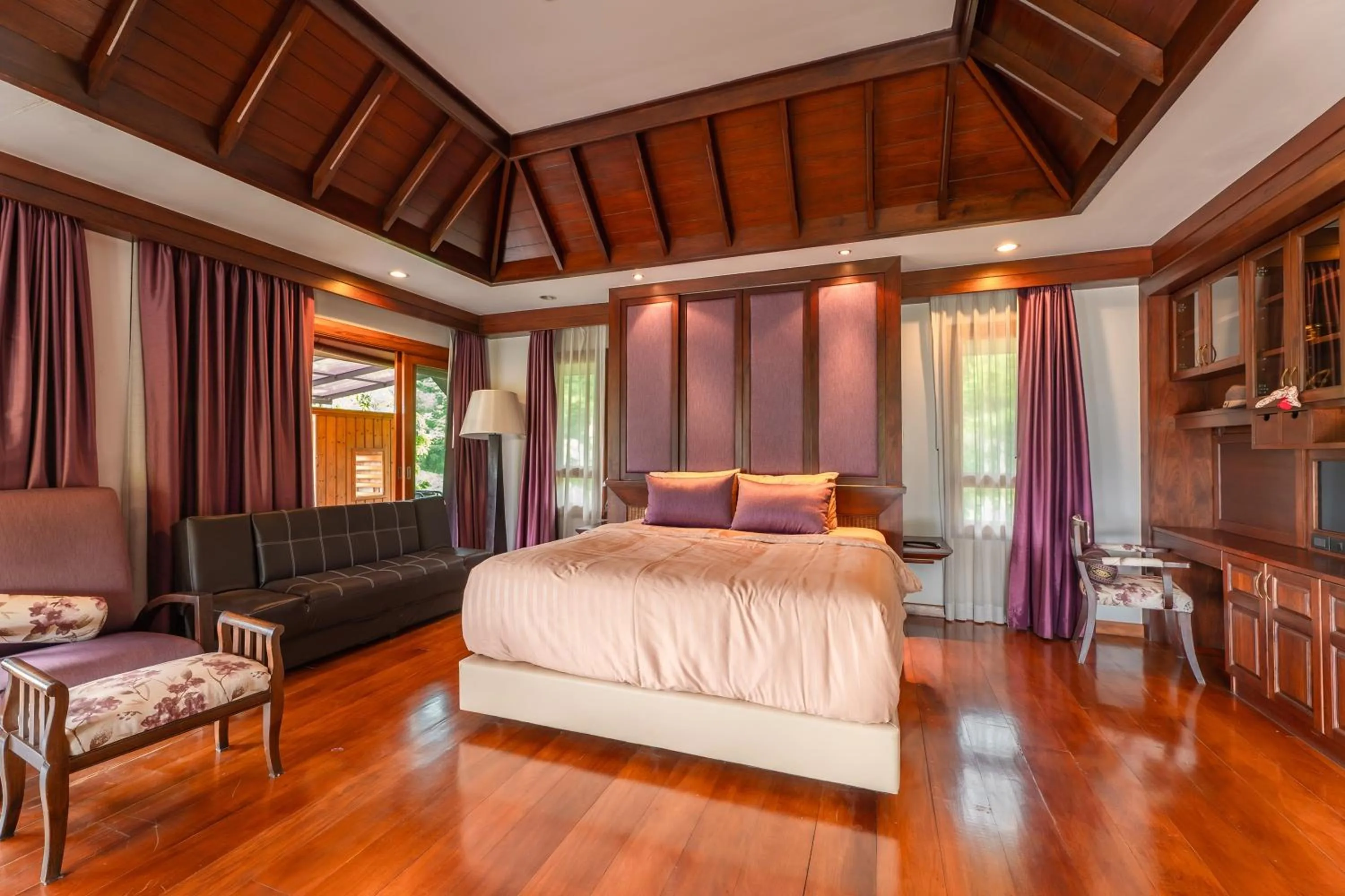 Bed in Guru Resort Chiang Mai