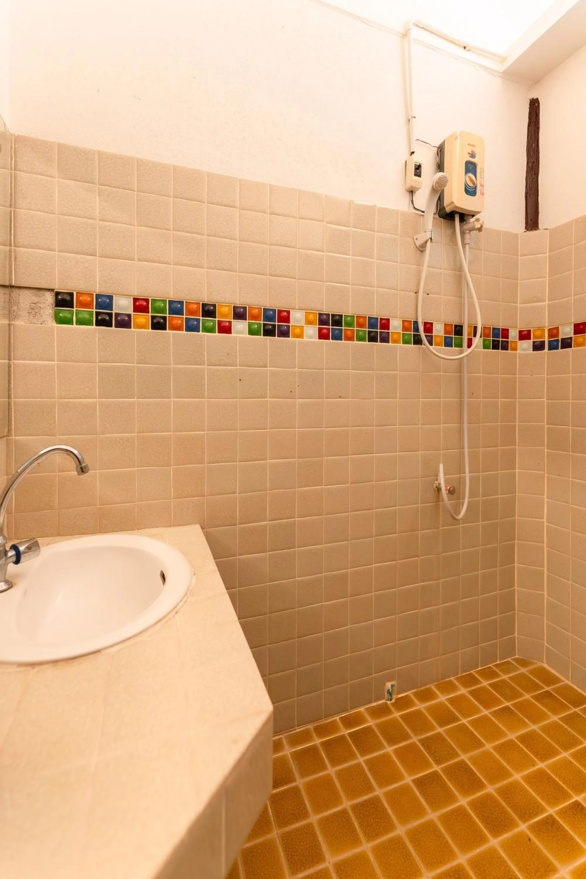 Shower in Guru Resort Chiang Mai